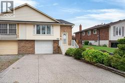 56 BROOKSTREAM Court  Hamilton, ON L8K 6J2