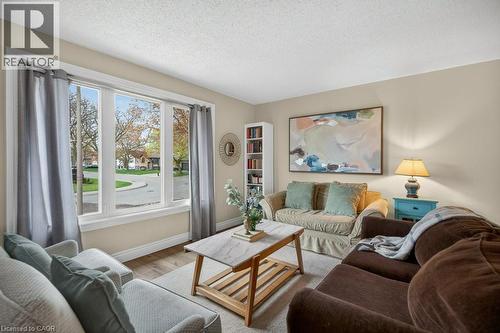 56 Brookstream Court, Hamilton, ON - Indoor Photo Showing Living Room