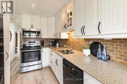 4208 Stonemason Crescent, Mississauga, ON - Indoor Photo Showing Kitchen With Double Sink