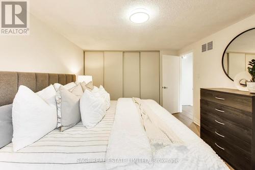 4208 Stonemason Crescent, Mississauga, ON - Indoor Photo Showing Bedroom