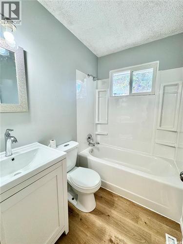 624 7Th Street E, Prince Albert, SK - Indoor Photo Showing Bathroom