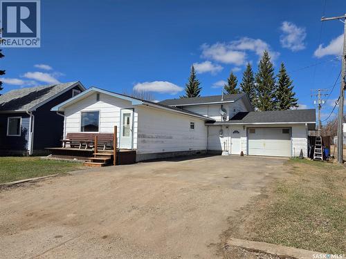 725 2Nd Avenue, Raymore, SK - Outdoor