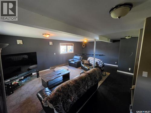725 2Nd Avenue, Raymore, SK - Indoor