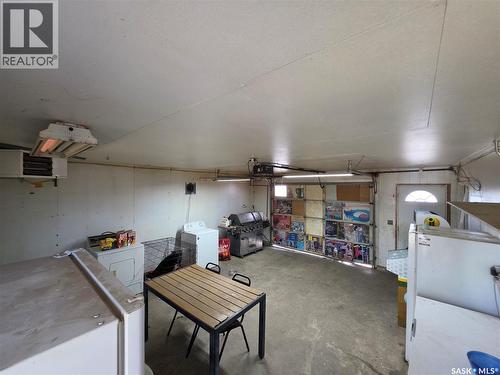 725 2Nd Avenue, Raymore, SK - Indoor Photo Showing Garage