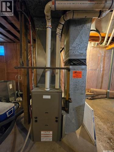 725 2Nd Avenue, Raymore, SK - Indoor Photo Showing Basement