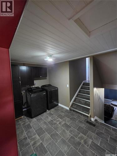 725 2Nd Avenue, Raymore, SK - Indoor