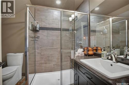 522 Hastings Crescent, Saskatoon, SK - Indoor Photo Showing Bathroom