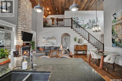522 Hastings Crescent, Saskatoon, SK - Indoor With Fireplace