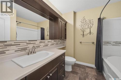 414 Perreault Lane, Saskatoon, SK - Indoor Photo Showing Bathroom