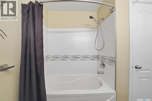 414 Perreault Lane, Saskatoon, SK - Indoor Photo Showing Bathroom