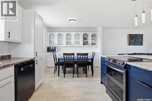 78 Vernon Crescent, Regina, SK - Indoor Photo Showing Kitchen
