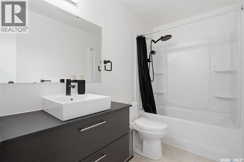 78 Vernon Crescent, Regina, SK - Indoor Photo Showing Bathroom