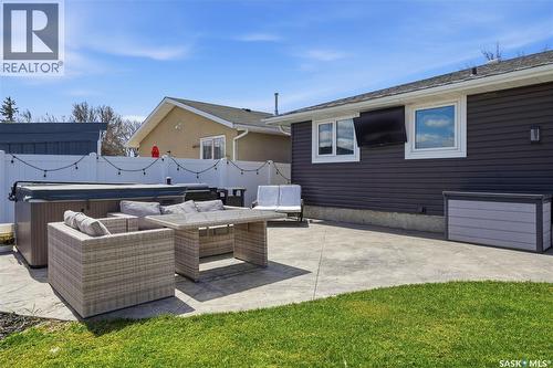 78 Vernon Crescent, Regina, SK - Outdoor