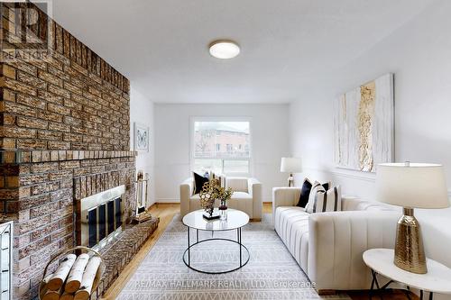 69 Dunbarton Court, Richmond Hill, ON - Indoor Photo Showing Living Room With Fireplace