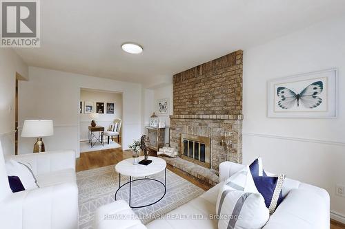69 Dunbarton Court, Richmond Hill, ON - Indoor Photo Showing Living Room With Fireplace