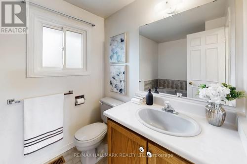 69 Dunbarton Court, Richmond Hill, ON - Indoor Photo Showing Bathroom