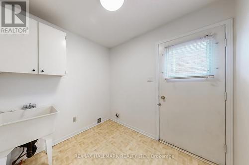 69 Dunbarton Court, Richmond Hill, ON - Indoor Photo Showing Other Room