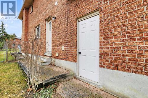 69 Dunbarton Court, Richmond Hill, ON - Outdoor
