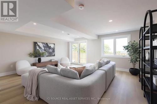 4061-2 Fracchioni Drive, Lincoln, ON - Indoor Photo Showing Living Room