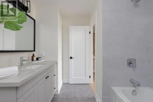 4061-2 Fracchioni Drive, Lincoln, ON - Indoor Photo Showing Bathroom