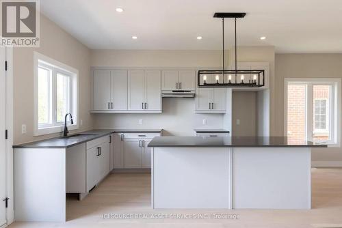 4061-2 Fracchioni Drive, Lincoln, ON - Indoor Photo Showing Kitchen With Upgraded Kitchen