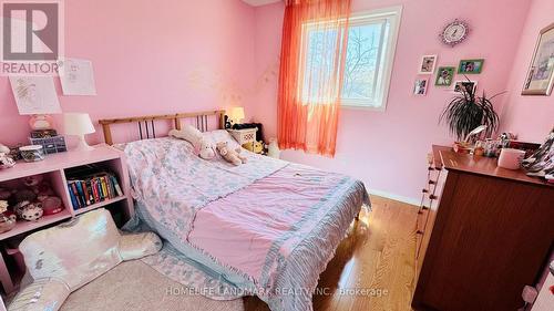 5812 Dalebrook Crescent, Mississauga, ON - Indoor Photo Showing Bedroom