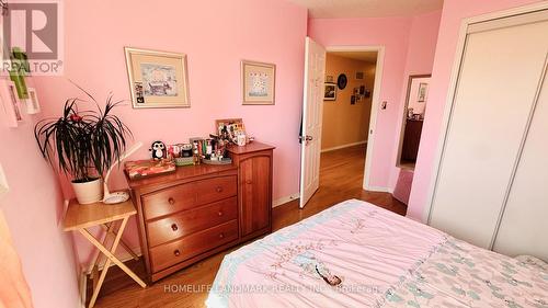 5812 Dalebrook Crescent, Mississauga, ON - Indoor Photo Showing Bedroom