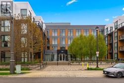 303 - 150 SABINA DRIVE Oakville, ON L6H 0W3