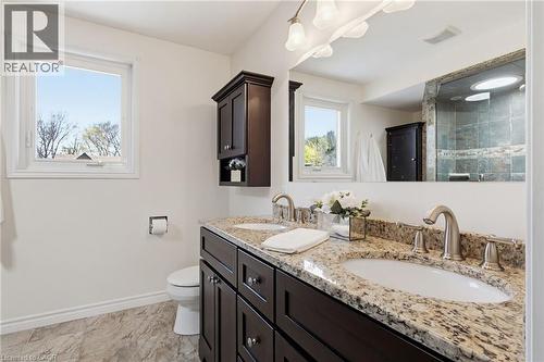 106 Maple Drive, Hamilton, ON - Indoor Photo Showing Bathroom