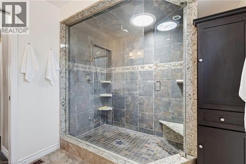 106 Maple Drive, Hamilton, ON - Indoor Photo Showing Bathroom