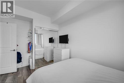 2007 James Street Unit# 704, Burlington, ON - Indoor Photo Showing Bedroom