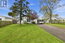 29 LANARK CRESCENT St. Catharines (Carlton/Bunting), ON L2M 6E1