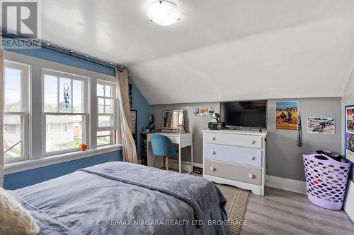 35 Deere Street, Welland (Lincoln/Crowland), ON - Indoor Photo Showing Bedroom