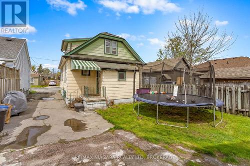 35 Deere Street, Welland (Lincoln/Crowland), ON - Outdoor