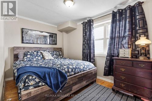 35 Deere Street, Welland (Lincoln/Crowland), ON - Indoor Photo Showing Bedroom