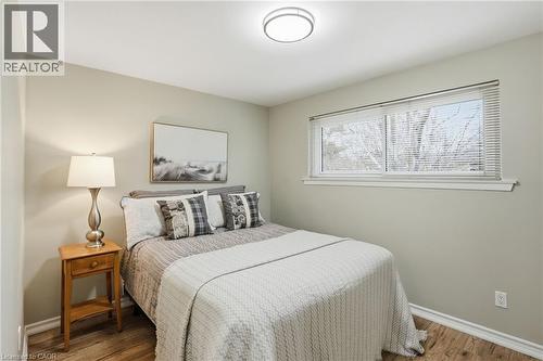 345 Erindale Drive, Burlington, ON - Indoor Photo Showing Bedroom