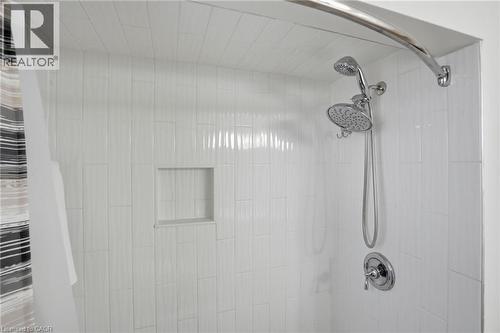 345 Erindale Drive, Burlington, ON - Indoor Photo Showing Bathroom