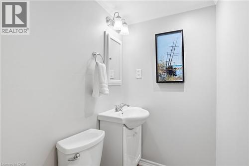 345 Erindale Drive, Burlington, ON - Indoor Photo Showing Bathroom