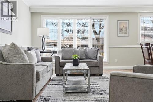 345 Erindale Drive, Burlington, ON - Indoor Photo Showing Living Room