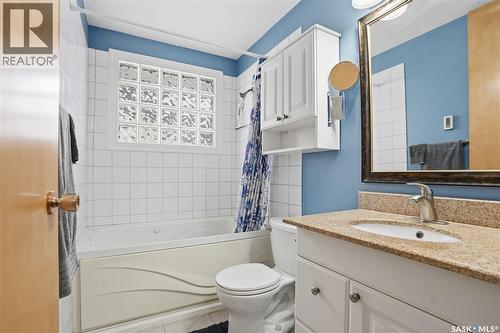 2 Hardy Crescent, Saskatoon, SK - Indoor Photo Showing Bathroom