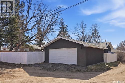 2 Hardy Crescent, Saskatoon, SK - Outdoor