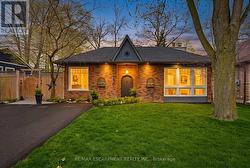 236 PARKSIDE DRIVE Hamilton, ON L8B 0Y7