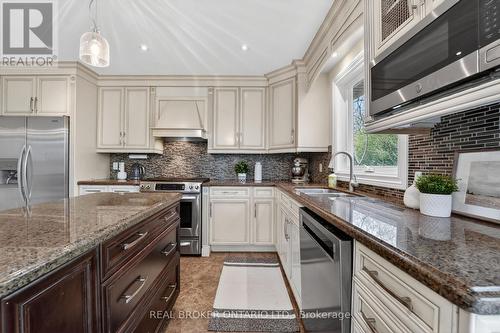72 Morgon Avenue, Mississauga, ON - Indoor Photo Showing Kitchen With Double Sink With Upgraded Kitchen