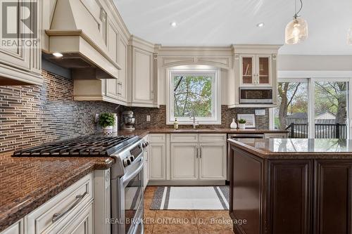 72 Morgon Avenue, Mississauga, ON - Indoor Photo Showing Kitchen With Upgraded Kitchen