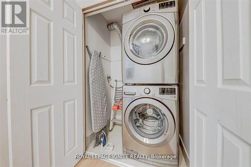 4023 Bishopstoke Lane, Mississauga, ON - Indoor Photo Showing Laundry Room