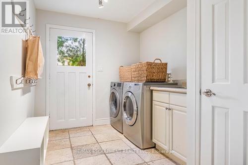1067 Fair Birch Drive, Mississauga, ON - Indoor Photo Showing Laundry Room