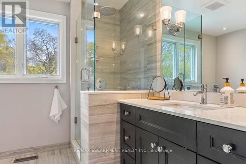 1067 Fair Birch Drive, Mississauga, ON - Indoor Photo Showing Bathroom