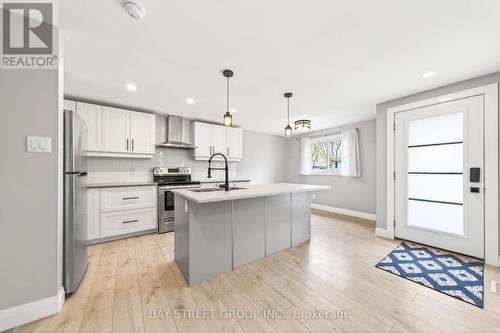 41 Helene Crescent, Waterloo, ON - Indoor Photo Showing Kitchen With Upgraded Kitchen