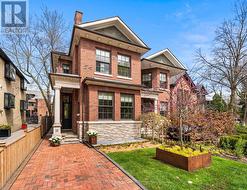 18 RACHAEL STREET Toronto, ON M4W 1M5