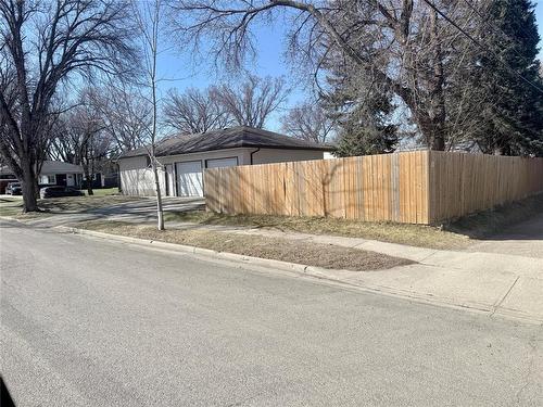 53 Clement Drive, Brandon, MB - Outdoor